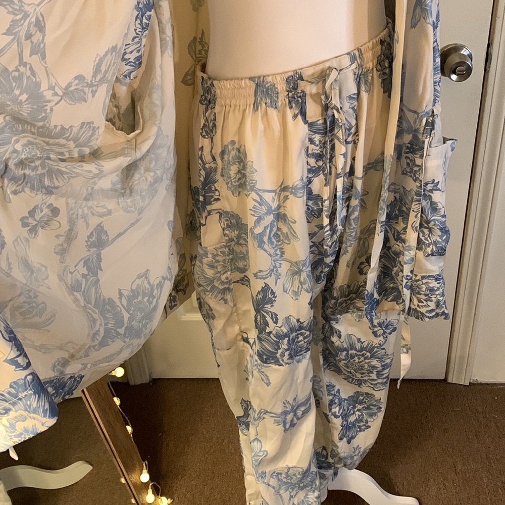 Free People Intimately Slinkin' Robe & Harem Set - Picture 8 of 16